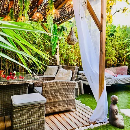 Tres Bel Jardin Et Jacuzzi
