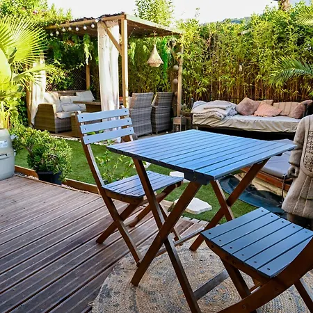 Tres Bel Jardin Et Jacuzzi *